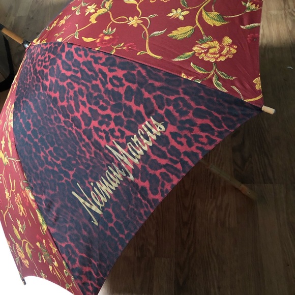 Neiman Marcus Other - ☔️- Neiman Marcus - Designer Umbrella- Rare /Collectible